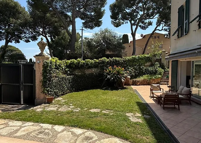 Cozy Saint-Jean-Cap-Ferrat